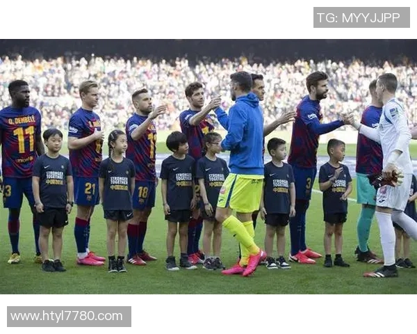 巴萨训练课：阳光、笑声与绿茵场上的“快乐足球”